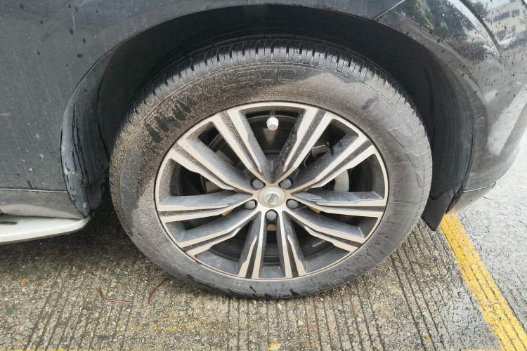 Used Volvo XC60 2022 B5 4x4 Smart Luxury Edition Exterior 7