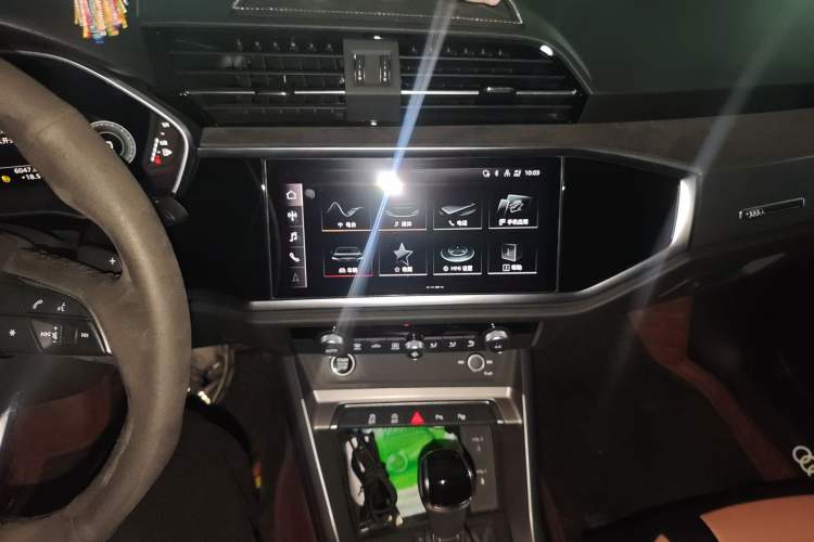 Used Audi Q3 2022 35 TFSI Fashion Dynamic Model Audio And AC Panel