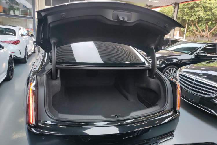 Used Cadillac CT6 2023 28T Luxury Version Trunk