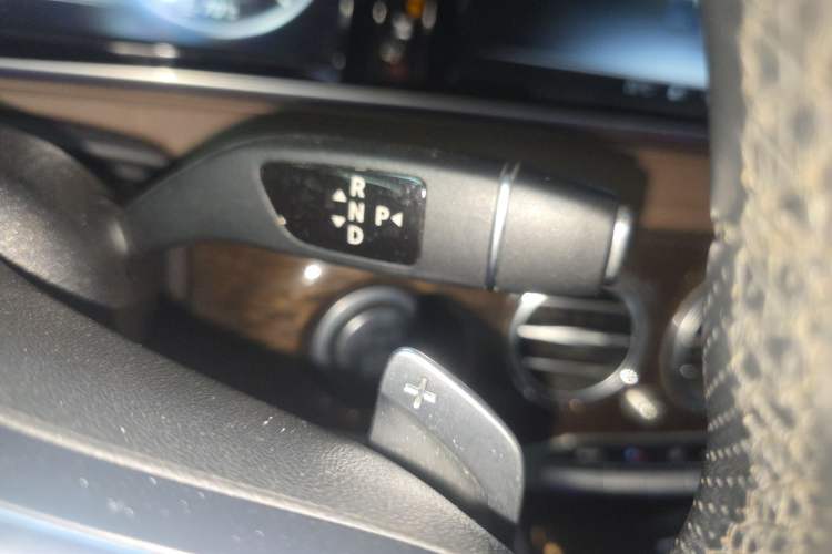 Used Mercedes-Benz S-Class 2017 S 320 L Business Model Gear Lever