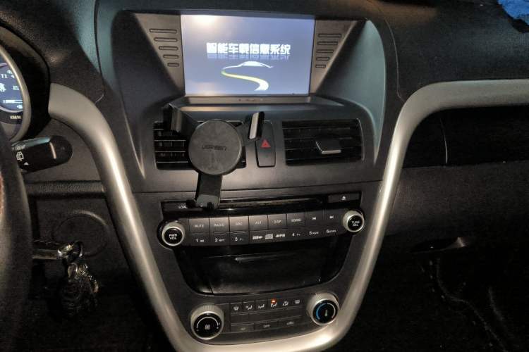 Used Bestune X80 2013 2.0L automatic comfort version