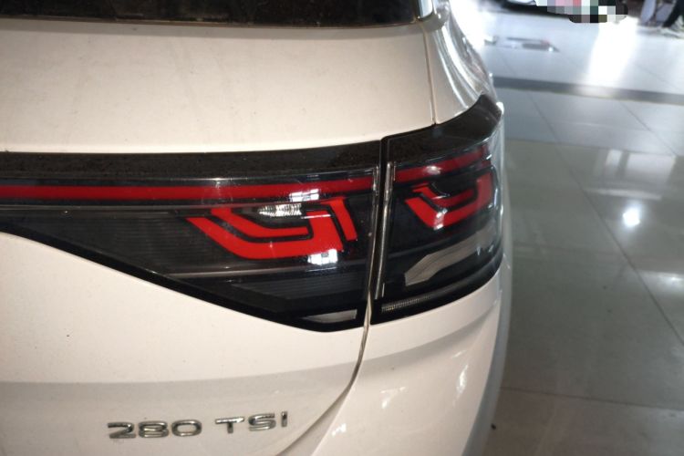 Used Volkswagen T-ROC 2024 280TSI DSG Two-Wheel-Drive Time Edition
