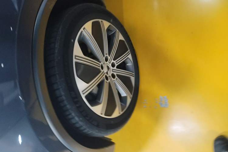 Used Denza N8 2023 Four-Wheel Drive Ultra-Hybrid Flagship Seven-Seater Version
