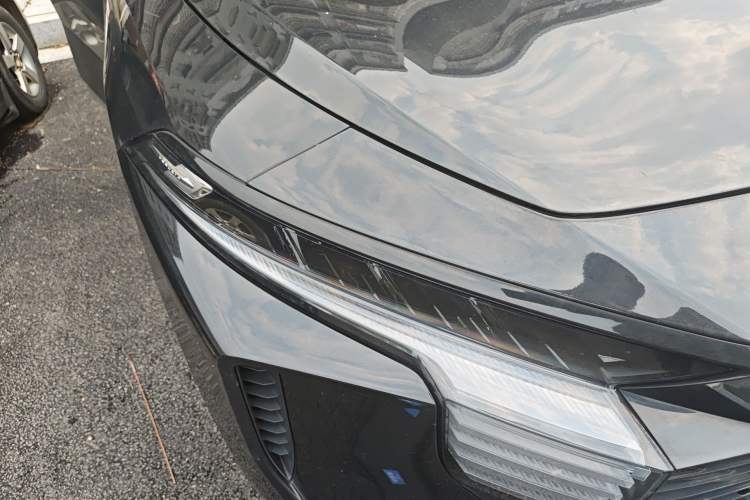 Used Venucia V 2022 260T Black Horse Edition · Idol Right Front Headlight