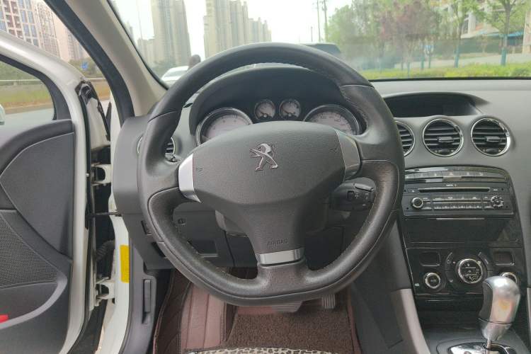 Used Peugeot 408 2013 2.0L Automatic Luxury Edition Steering Wheel