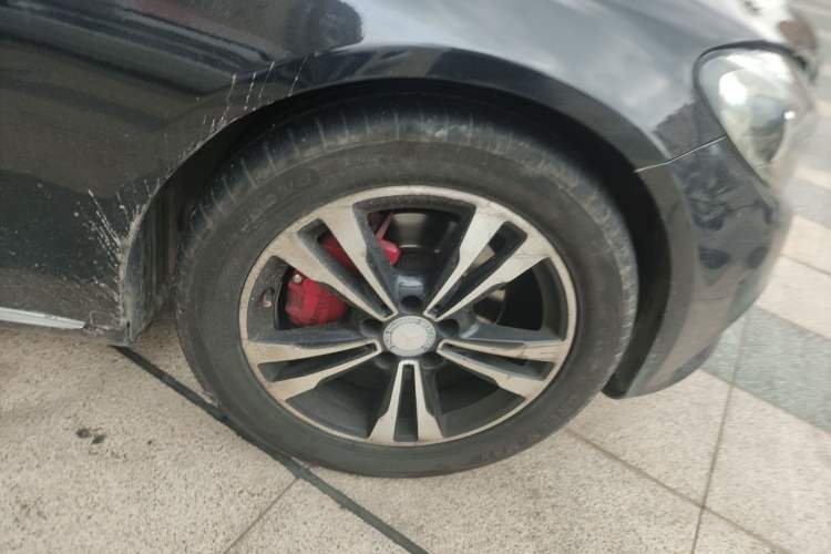 Used Mercedes-Benz C-Class 2015 C 200 L Right Front Wheel Hub