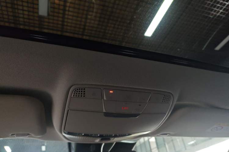 Used Mercedes-Benz E-Class New Energy 2022 E 350 e L Plug-in Hybrid Sedan