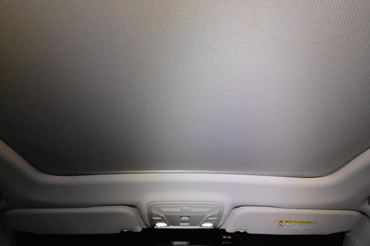 Used Hongqi HS5 2022 Facelifted Version 2.0T Smart Connect Flagship All-Wheel-Drive Edition
