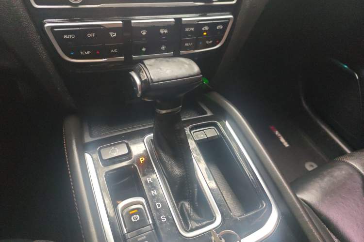 Used GAC Trumpchi GS8 2017 320T Two-Wheel Drive Luxury Smart Connectivity Version (7 Seats)