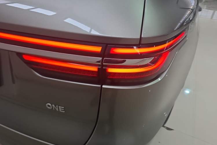 Used Li Auto ONE 2020 Extended-Range 6-Seater Version Right Rear Taillight