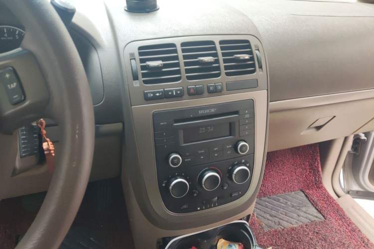 Used Buick GL8 2012 2.4L BASE Comfort Edition
