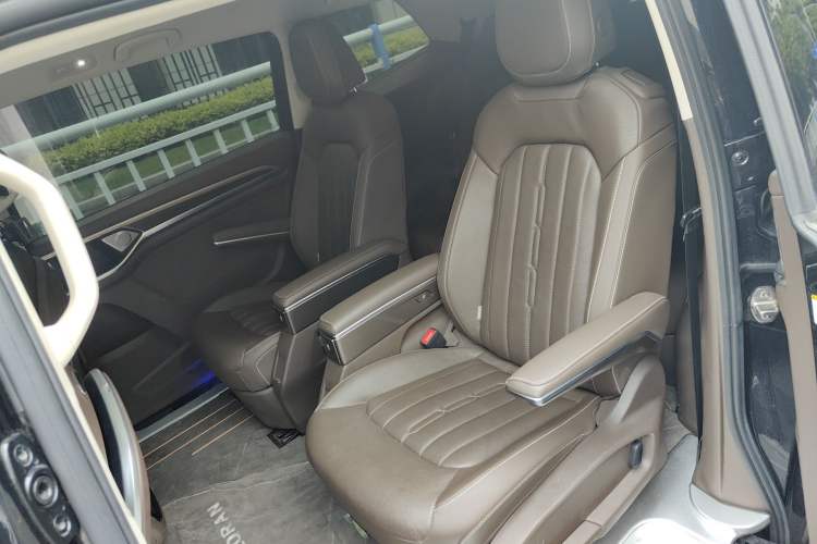 Used Volkswagen Viloran 2020 330TSI Luxury Edition
