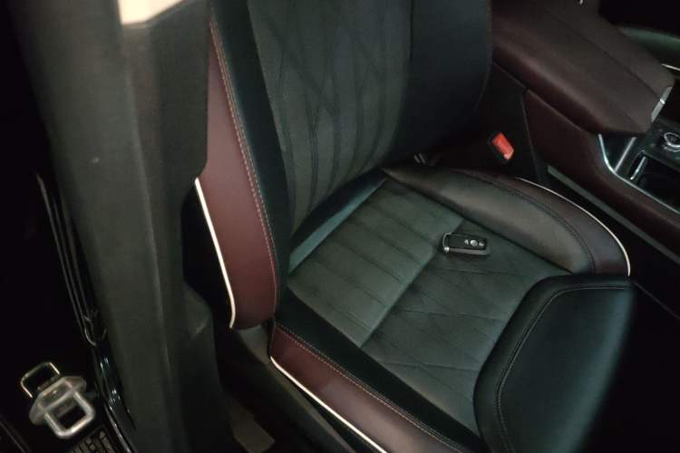 Used Ford Explorer 2023 EcoBoost 285 Four-Wheel Drive Titanium Edition 7-Seater
