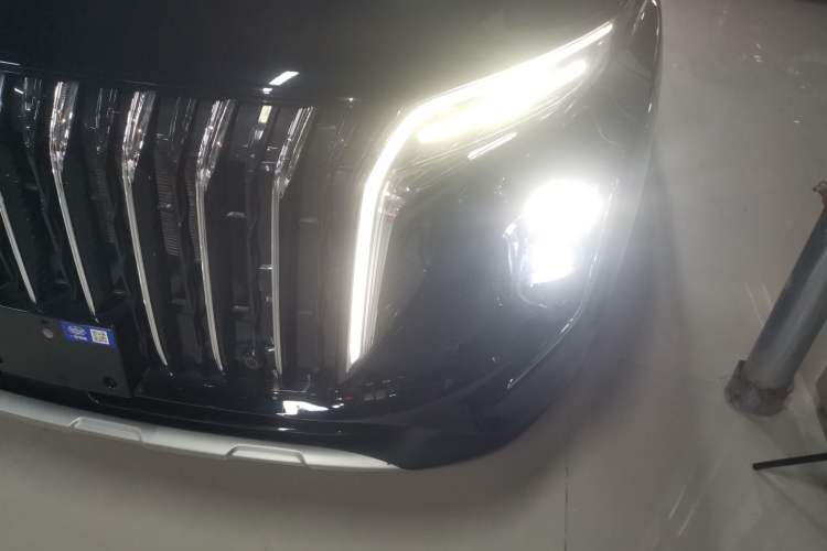 Used Hongqi HS7 PHEV 2024 2.0T PHEV Four-Wheel Drive Flagship Edition 6 Seats
