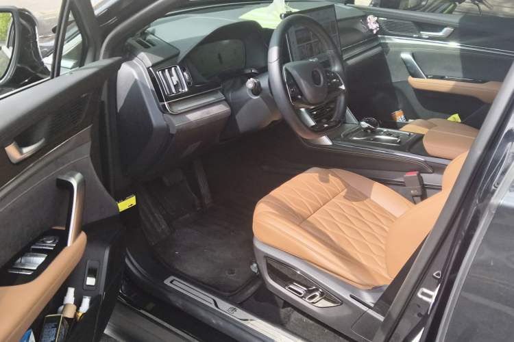 Used BYD Tang New Energy 2023 DM-i Champion Edition 112KM Prestige Model Driver Seat