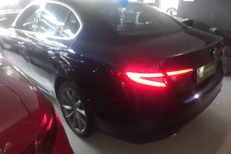 Used Alfa Romeo Giulia 2020 2.0T 280HP Luxury Edition
