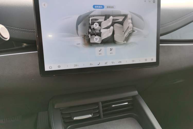 Used BYD Seal 06 New Energy 2025 DM-i Smart Drive 120KM Deluxe Model Audio And AC Panel