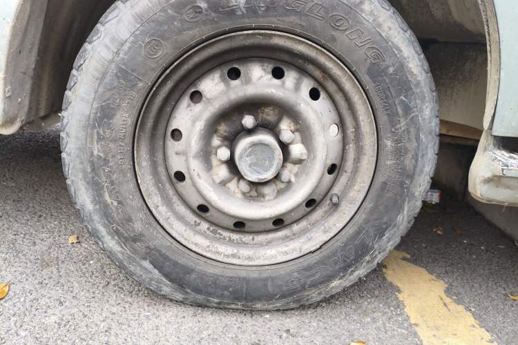 Used Jinbei Hiace 2014 2.0L 5th-Gen Power King Comfort Version V19