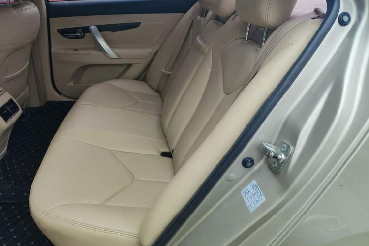 Used Changan Raeton 2014 1.8T Automatic Elite Anniversary Edition China IV Standard
