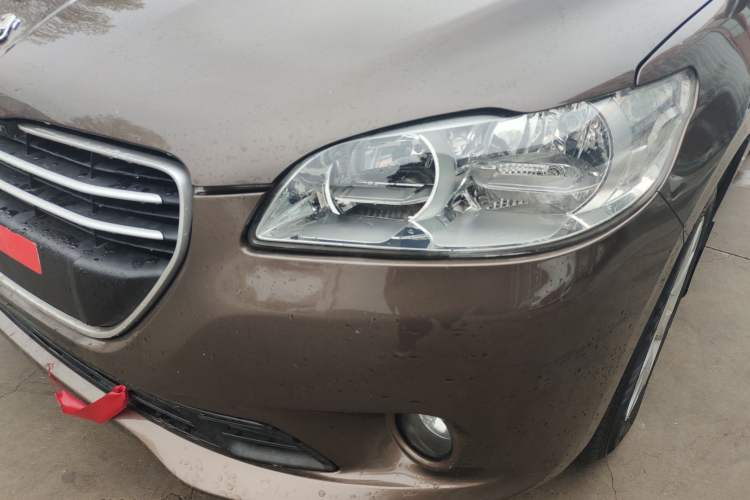 Used Peugeot 301 2014 1.6L Manual Comfort Edition Left Front Headlight