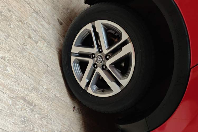 Used CHANGAN CS55 2018 1.5T Automatic Colorful Edition China V Standard Right Rear Wheel Hub