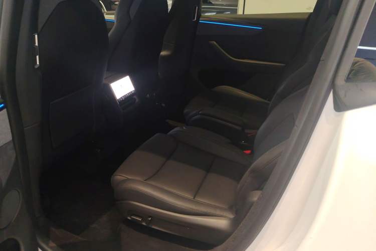 Used Tesla Model Y L 2025 Model Long-Range All-Wheel-Drive Version
