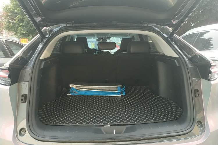 Used Changan UNI-K 2024 2.0T Two-Wheel Drive Global Edition