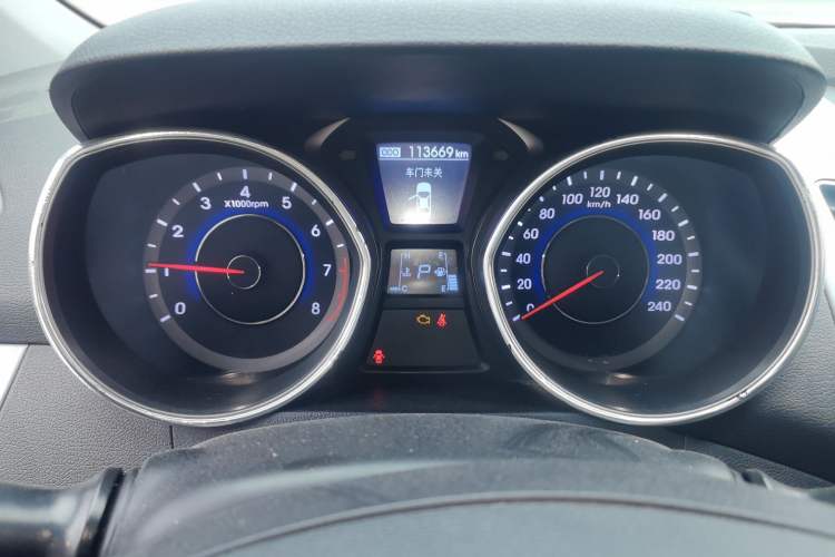 Used Hyundai Elantra (5th Generation / Langdong) 2015 1.6L Automatic Leading Model