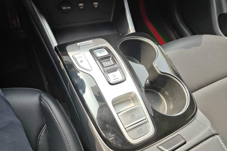 Used Hyundai Tucson 2023 Tucson L 1.5T Automatic Two-Wheel Drive GLX Elite Edition Gear Lever