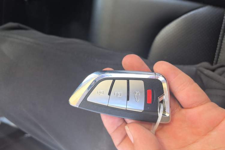 Used Zotye SR9 2017 2.0T Manual "Ultimate Light" Edition Vehicle Key