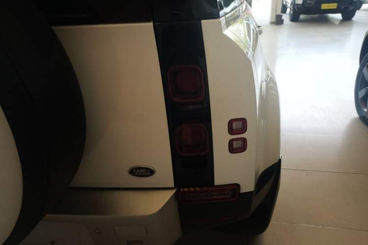 Used Land Rover Defender 2021 110 P400 SE