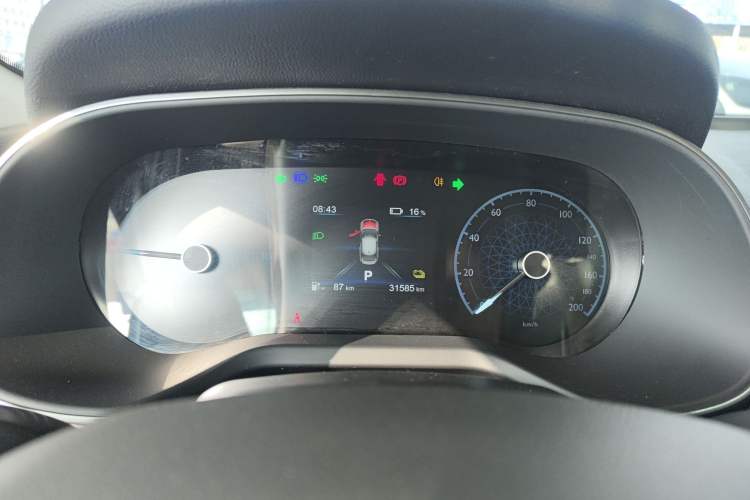 Used Hongqi E-QM5 2022 431 km Charge & Enjoy Edition Instrument Cluster