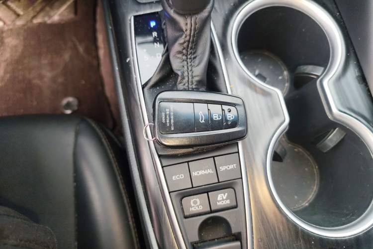 Used Toyota Camry 2023 Dual-Motor 2.5HG Luxury Edition