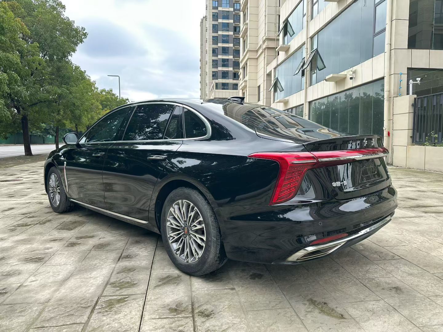 Hongqi H5 2023 2.0T Automatic Smart Connect Flagship Edition - Chinese Trim Xiang — снимка 4