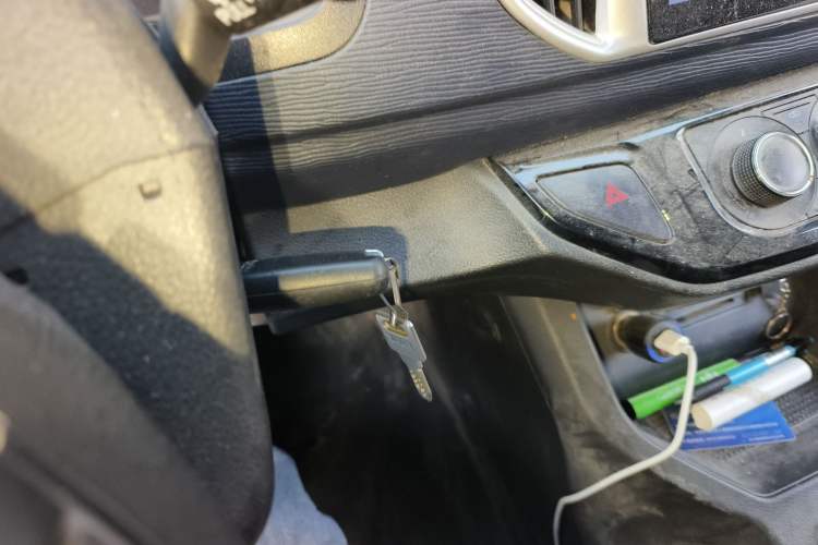 Used FORTHING Lingzhi 2022 M5L 1.6L Utility Model 7 Seats
