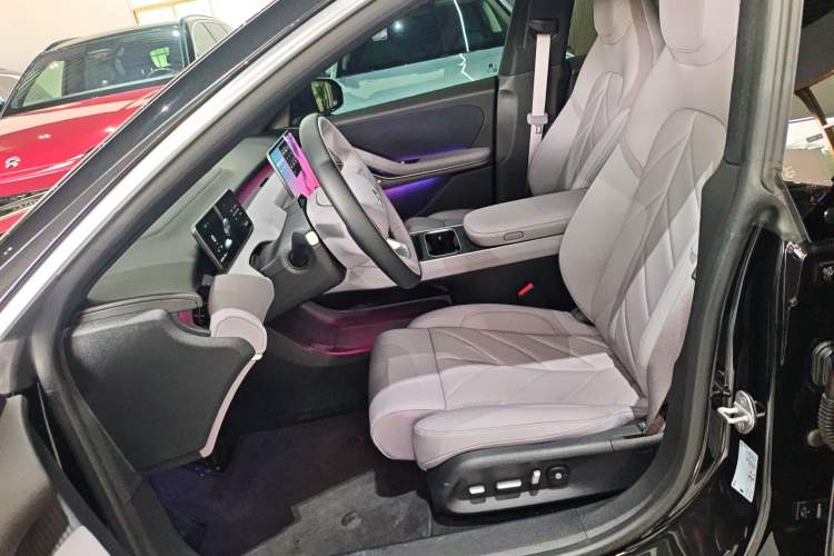 Used Nio ET5T 2024 75kWh Touring Left Front Seat