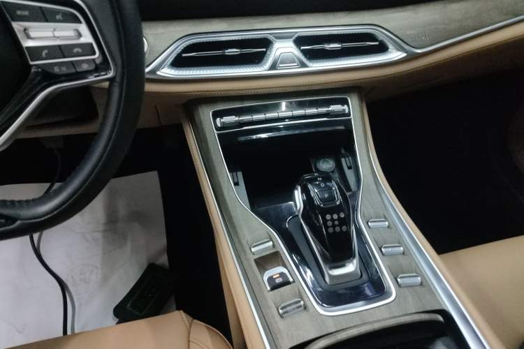 Used Landian E5 2023 1.5L DE-i 110 km Flagship Model 5 Seats
