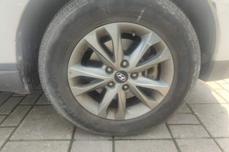 Used Hyundai ix35 2015 2.0L Automatic 2WD Comfort Edition China IV Standard Right Front Wheel Hub