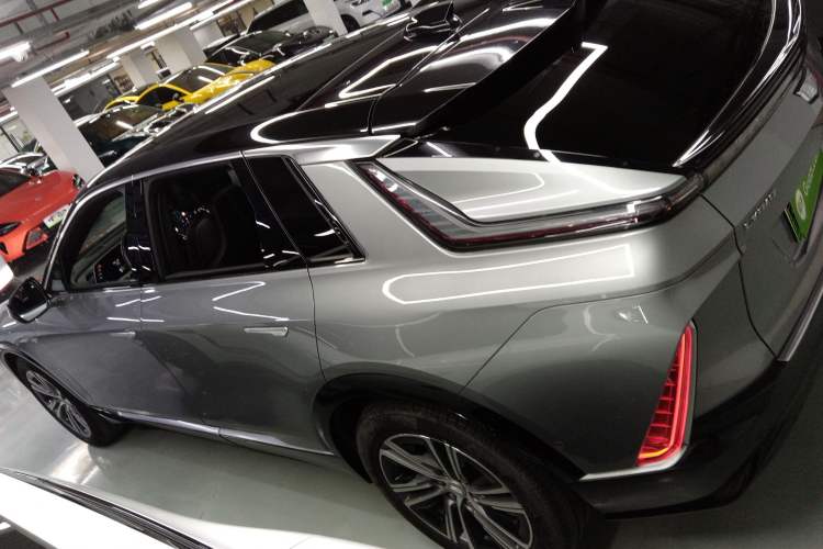 Used Cadillac LYRIQ 2022 Rear-Drive Long-Range Luxury Edition
