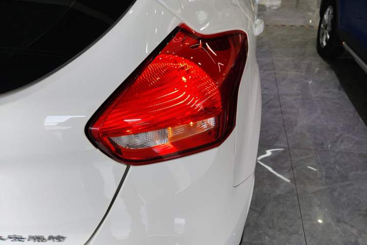 Used Ford Focus 2017 Hatchback 1.6L Automatic Fashion Edition Smart Drive Version
