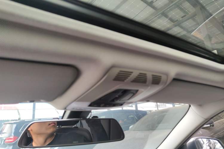 Used BMW 3 Series 2016 320Li Ambition Model
