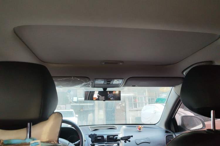 Used Hyundai Verna Ray 2014 1.4L Automatic GLX
