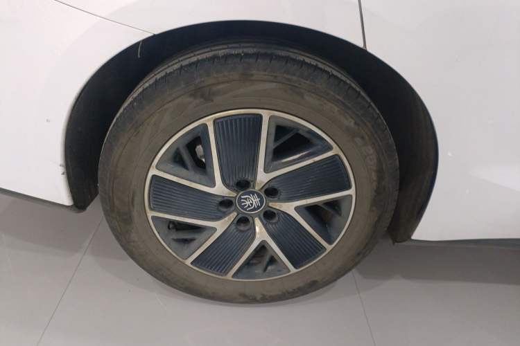 Used BYD Qin L 2025 DM-i Smart Drive 120KM Leading Model Exterior 5