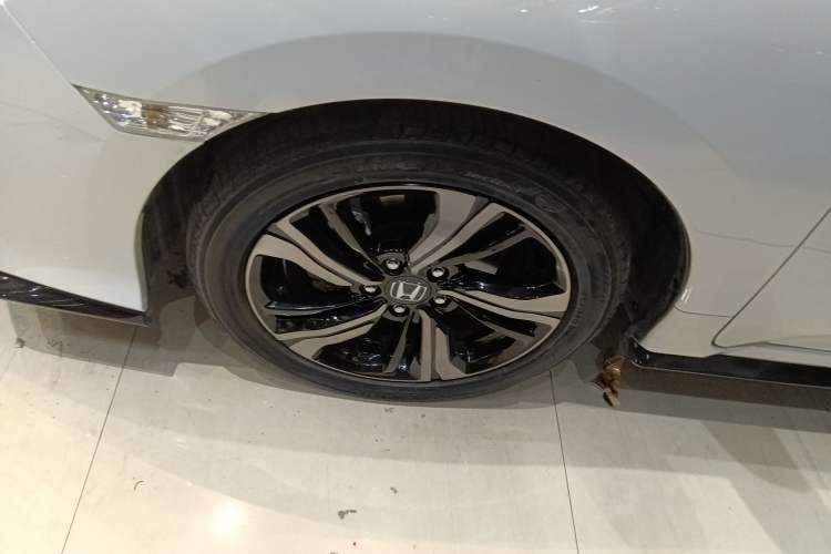 Used Honda Civic 2021 HATCHBACK 220TURBO CVT Trendy Cool Edition Left Front Wheel Hub