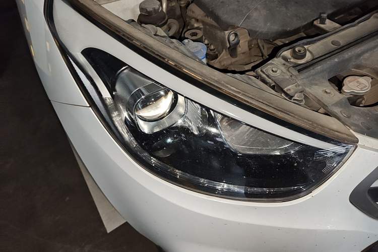 Used Hyundai ix35 2013 2.0L Automatic Two-Wheel Drive Smart GLS China IV Standard Exterior 6