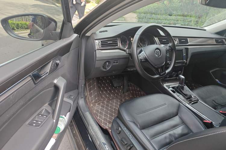 Used Volkswagen Passat 2016 330TSI DSG Prestige Edition Interior 3