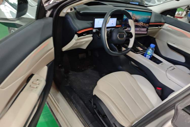 Used Lynk & Co 07 2024 EM-P 126 Long-Range Intelligent Driving Ultra Driver Seat