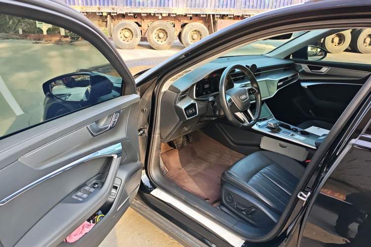 Used Audi A6 2024 allroad quattro 55 TFSI Prestige Off-Road Model