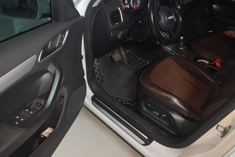 Used Audi Q3 2017 30 TFSI Fashion Model Driver Seat