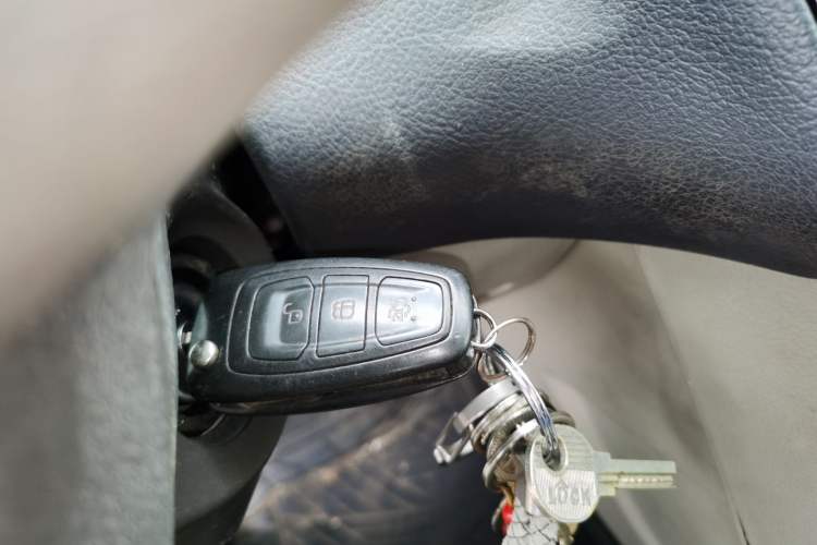 Used Ford Focus 2012 Sedan 1.6L Manual Comfort Model
